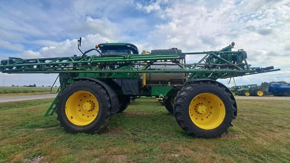 Image of John Deere R4045 equipment image 3