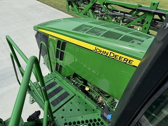 Image of John Deere R4045 equipment image 4