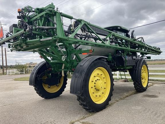 Image of John Deere R4045 equipment image 4