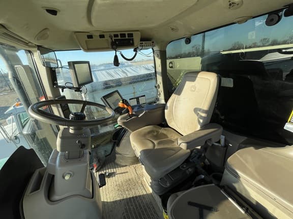 Image of John Deere R4045 equipment image 3