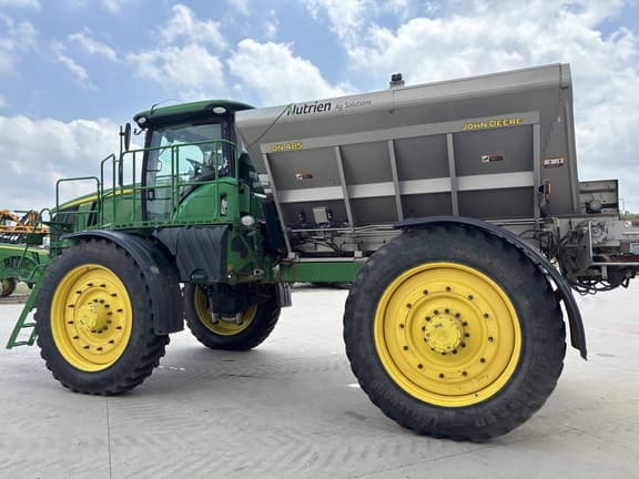 Image of John Deere R4045 equipment image 4