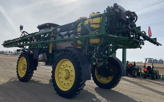 Image of John Deere R4045 equipment image 4