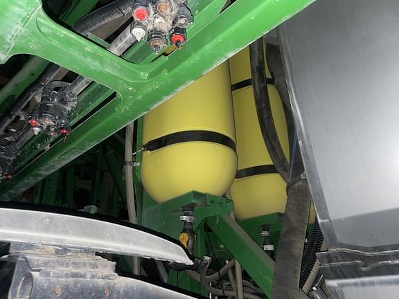 Image of John Deere R4045 equipment image 4