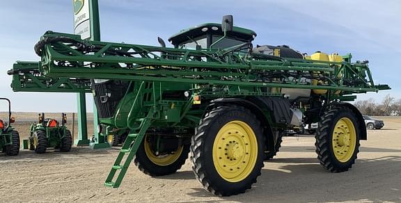 Image of John Deere R4045 equipment image 4