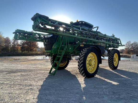 Image of John Deere R4045 equipment image 1