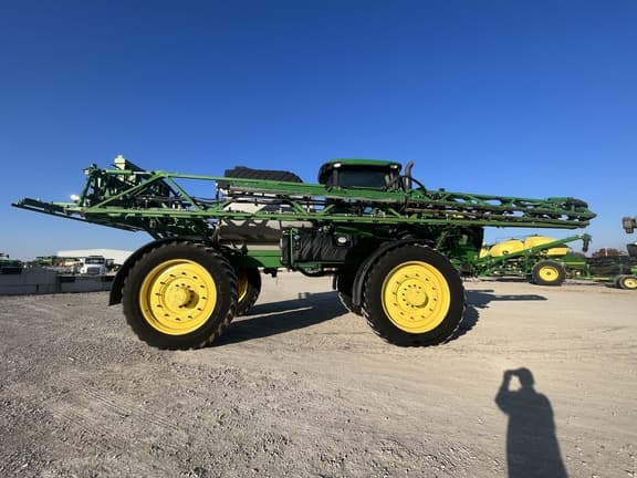 Image of John Deere R4045 equipment image 4