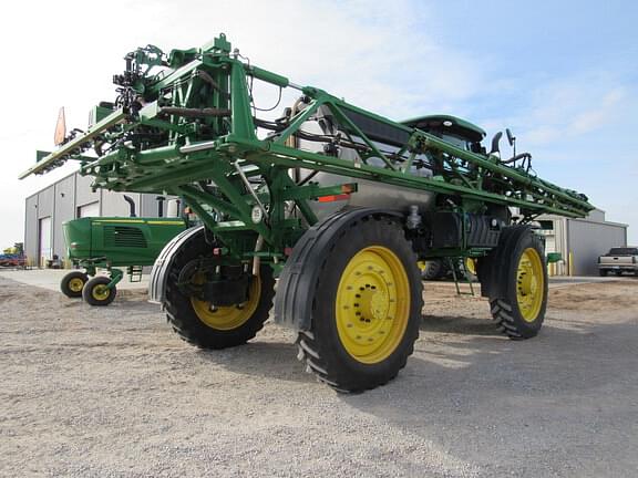 Image of John Deere R4045 equipment image 4