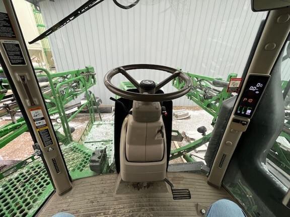 Image of John Deere R4060 equipment image 1