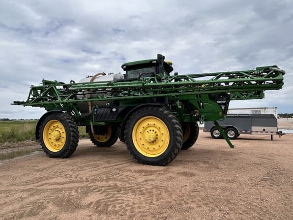 Image of John Deere R4060 equipment image 4