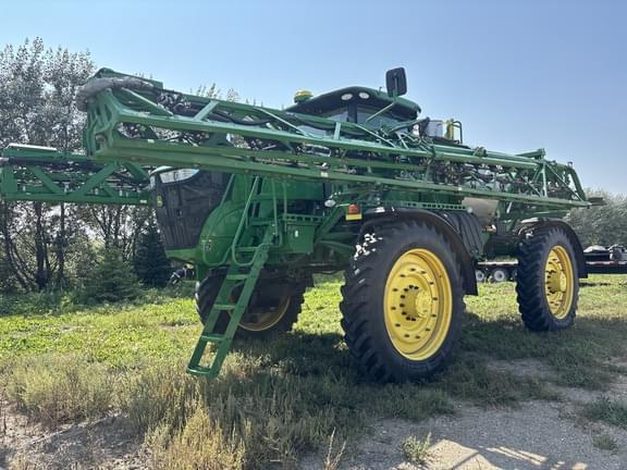 Image of John Deere R4060 equipment image 1
