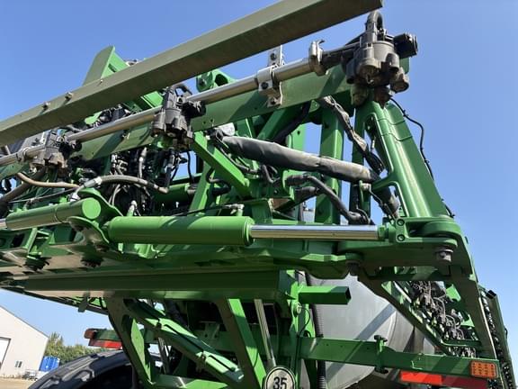 Image of John Deere R4060 equipment image 2