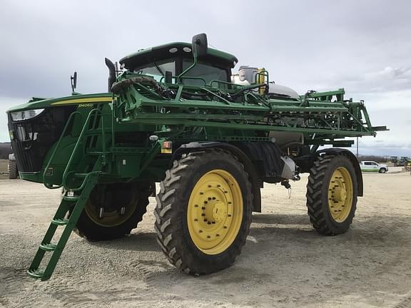 Image of John Deere R4060 equipment image 1