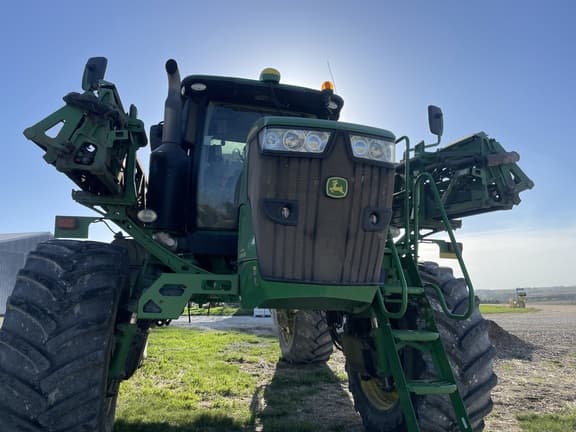 Image of John Deere R4060 equipment image 4