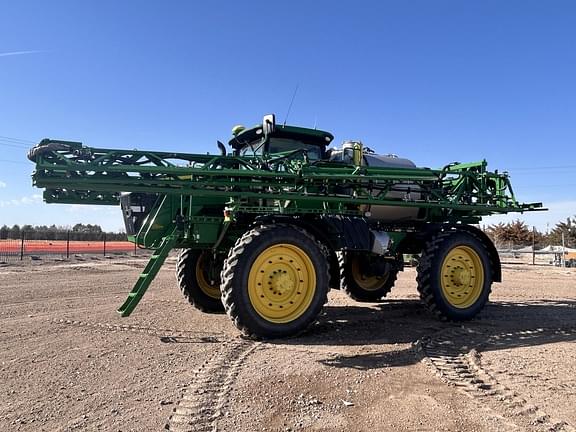 Image of John Deere R4060 equipment image 1