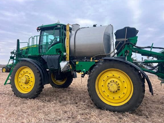 Image of John Deere R4060 equipment image 2