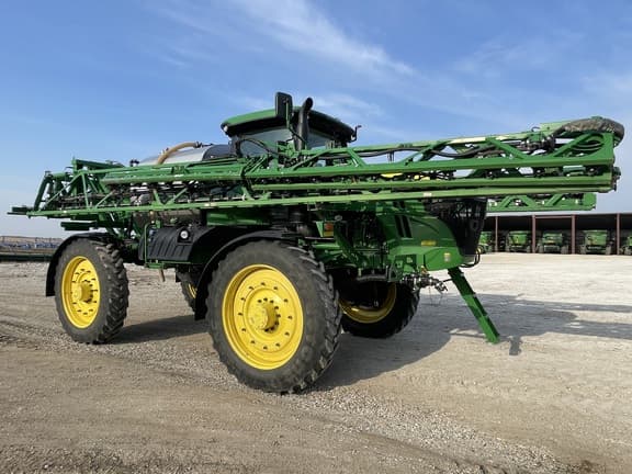 Image of John Deere R4060 equipment image 1