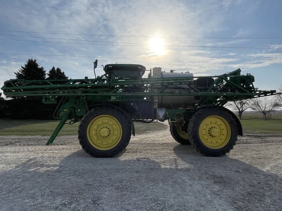 Image of John Deere R4060 equipment image 4