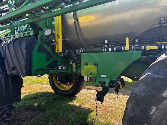 Image of John Deere R4060 equipment image 3