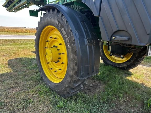 Image of John Deere R4060 equipment image 1