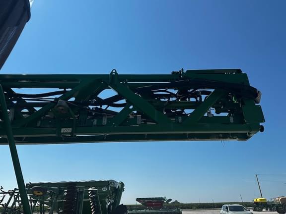 Image of John Deere R4060 equipment image 3