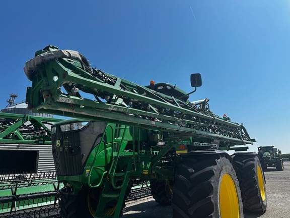 Image of John Deere R4060 equipment image 1