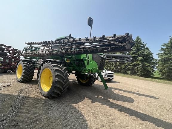 Image of John Deere R4060 equipment image 3