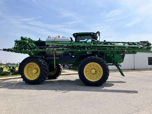 Image of John Deere R4060 equipment image 3