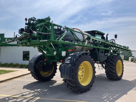 Image of John Deere R4060 equipment image 4