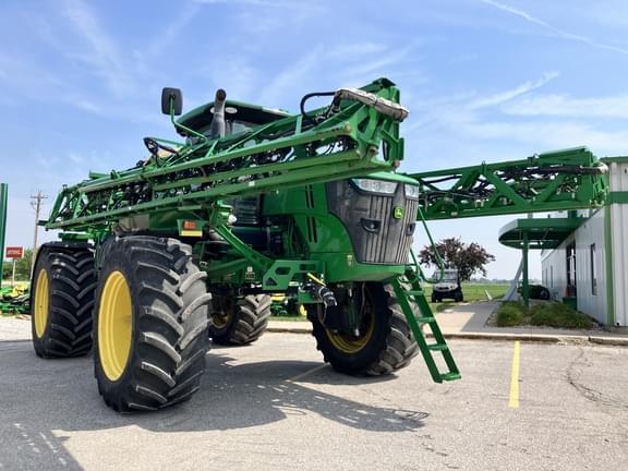 Image of John Deere R4060 equipment image 2