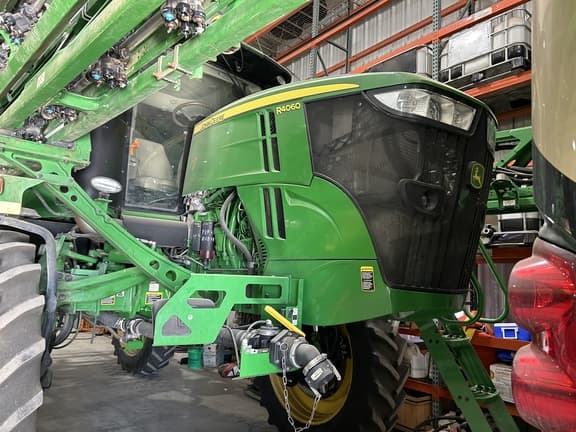 Image of John Deere R4060 equipment image 3
