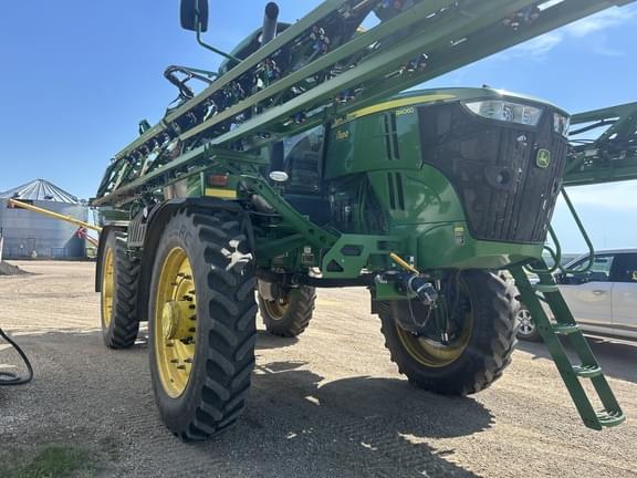 Image of John Deere R4060 equipment image 1