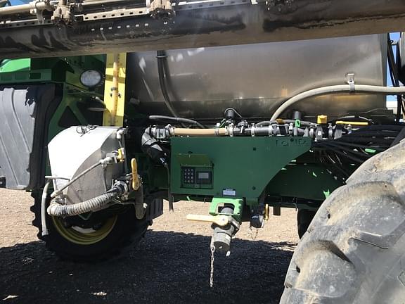 Image of John Deere R4060 equipment image 4