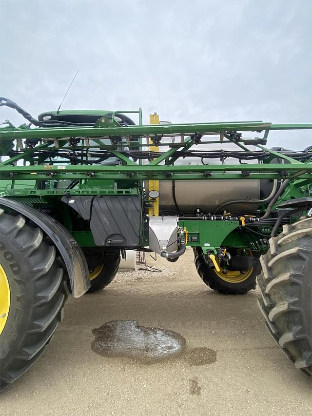 Image of John Deere R4060 equipment image 1