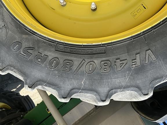 Image of John Deere R4060 equipment image 3