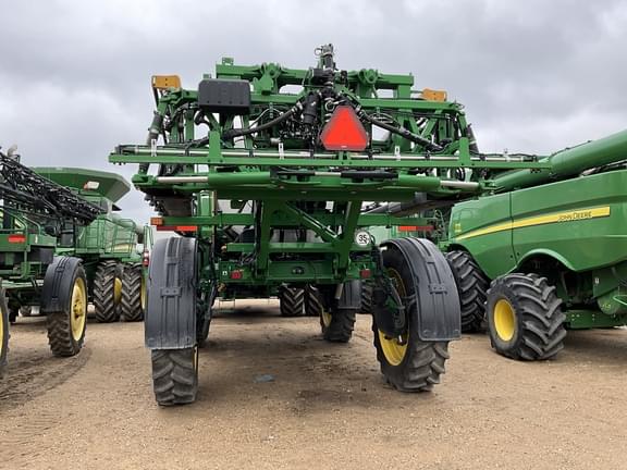 Image of John Deere R4060 equipment image 4