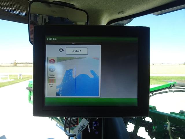 Image of John Deere R4060 equipment image 4