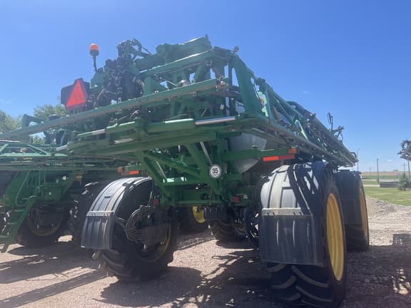 Image of John Deere R4060 equipment image 3