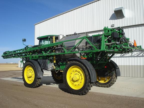 Image of John Deere R4060 equipment image 1