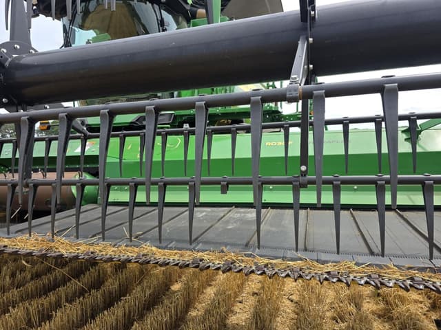 Image of John Deere RD30F equipment image 4