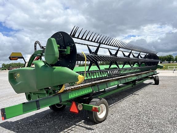 Image of John Deere RD35F equipment image 4