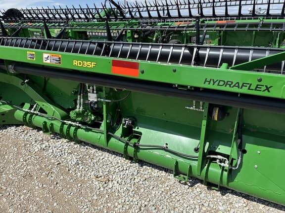 Image of John Deere RD35F equipment image 4