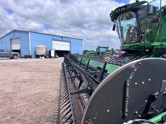 Image of John Deere RD35F equipment image 2