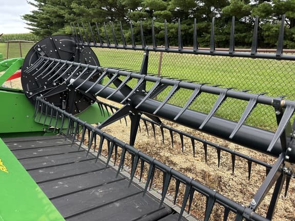 Image of John Deere RD40F equipment image 4