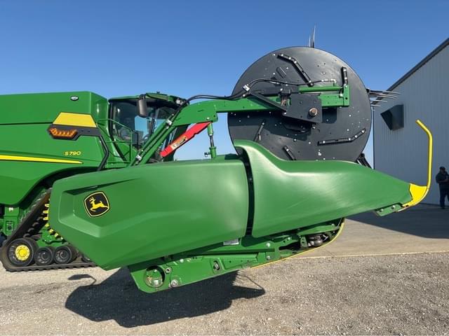 Image of John Deere RD40F equipment image 1
