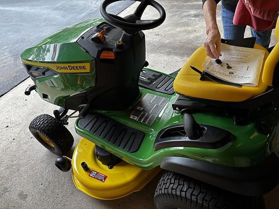 Image of John Deere S130 equipment image 3