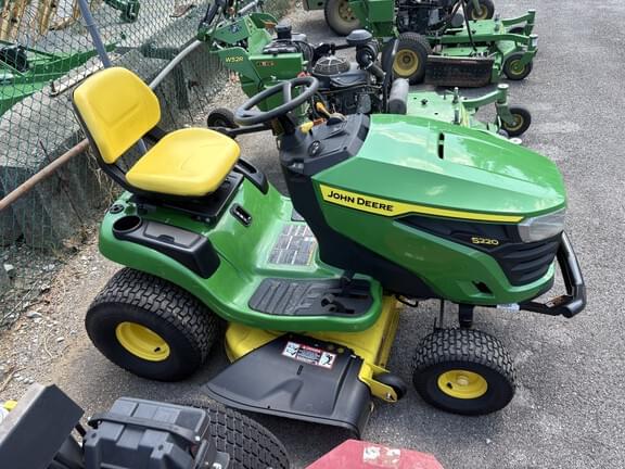 Image of John Deere S220 equipment image 3