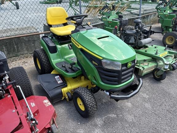 Image of John Deere S220 equipment image 2