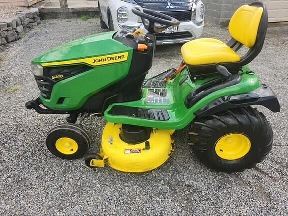 Image of John Deere S240 equipment image 3