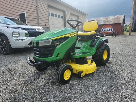 Image of John Deere S240 equipment image 1
