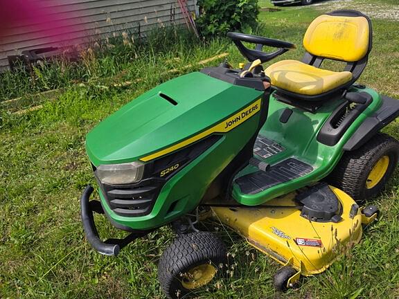 Image of John Deere S240 Primary image